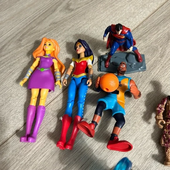 Approx. 30 Used Action & Other Figurines in Good Condition. See Pix. - Picture 14 of 14